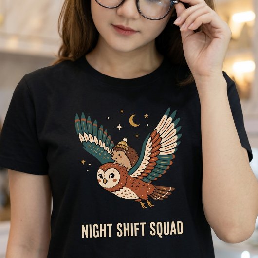 夜勤チーム フクロウとハリネズミ Tシャツ