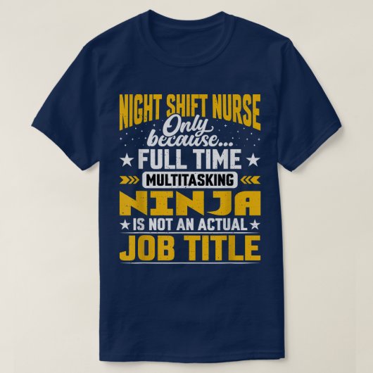 夜勤ナース役職タイトルおかしい夜勤ケアグ Tシャツ (デザイン正面)