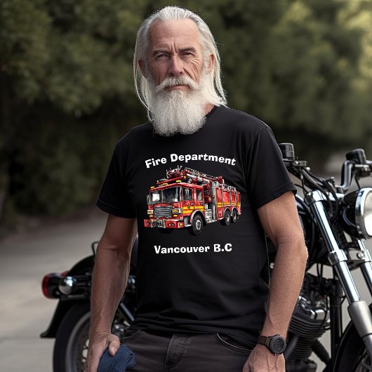 夜明けに戦闘機のトラックが動く準備ができている Tシャツ