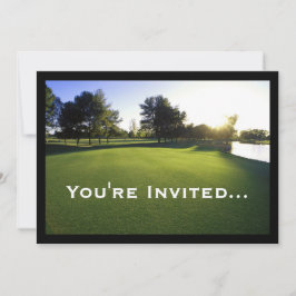 夜明けに緑のゴルフコース 招待状