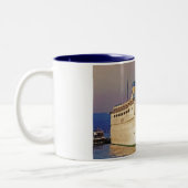 夜明けの到着 ツートーンマグカップ (左)