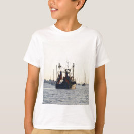 夜明けの漁船ピース・アンド・プレンティ Tシャツ