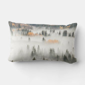夜明け地霧が山林を覆う ランバークッション (裏面)