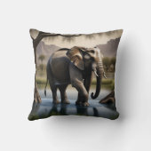 夜明け威厳のあるに穏やかな水の中を歩く象 クッション (裏面)