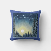 夜星の下の月に照らされた常緑雪景色 クッション (正面)