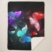 夜白熱［赤熱］光を放つの蝶3匹 シェルパブランケット (正面)