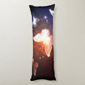 夜白熱［赤熱］光を放つ蝶 ボディピロー (裏面 (縦))