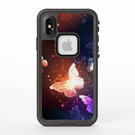 夜白熱［赤熱］光を放つ蝶 LifeProof iPhoneケース (裏面)