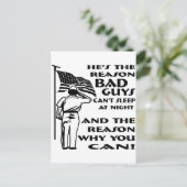 夜眠れる理由を兵士と旗で示す ポストカード (スタンド正面)