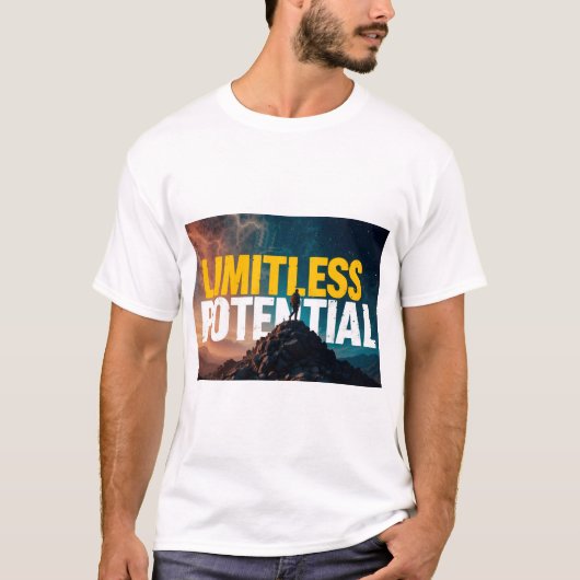 夜空の下の山の頂上に立つ男 Tシャツ (正面)