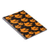 夜間のほうきライド - シームレスなハロウィーンパターン ノートブック (右側)