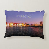 夜間のキュラソーと文字(カスタマイズ可能) アクセントクッション (裏面)