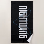 夜間のハイテク名グラフィック ビーチタオル (正面)