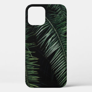 夜間のヤシの緑植物 iPhone 12ケース