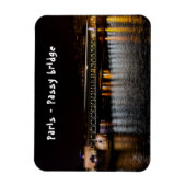 夜間の地下鉄横断歩道橋 マグネット (縦)