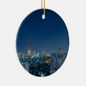 夜間パノラマのバンコクのスカイライン セラミックオーナメント (右)
