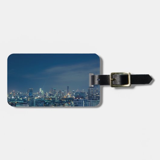 夜間パノラマのバンコクのスカイライン ラゲッジタグ (正面横)