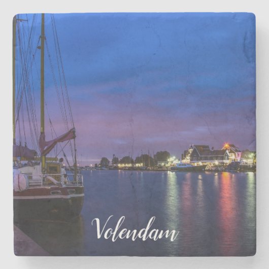 夜間ライトアップされたVolendam港 ストーンコースター (正面)