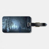 夜霧の中の公園の見知らぬ人 ラゲッジタグ (裏面横)