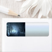 夜霧の中の公園の見知らぬ人 ラベル (インサイチュ)