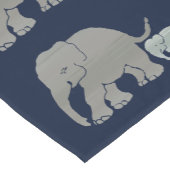 夜青のベビーを持つかわいい灰色象 ショートテーブルランナー (コーナー)