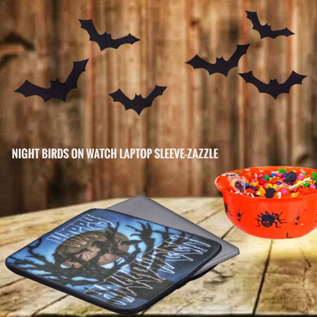 夜鳥の見張り ラップトップスリーブ (クリエイターアップロード済み)