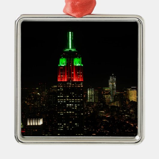夜01のエンパイア・ステート・ビルディングのクリスマス色 メタルオーナメント (正面)