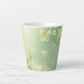 夢のようなソフトセージとミントグリーンの花柄 カフェラテマグ (正面)