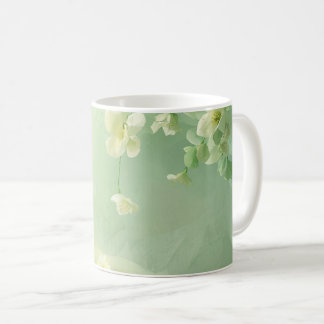 夢のようなソフトセージとミントグリーンの花柄 コーヒーマグカップ