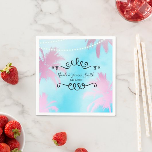 夢のようなピンクのヤシの木とブルースカイストリングライト スタンダードカクテルナプキン (インサイチュ)