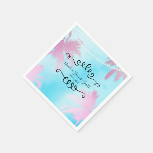 夢のようなピンクのヤシの木とブルースカイストリングライト スタンダードカクテルナプキン (角)