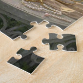 夢のようなフローラの聖域が黄金の時間の光を浴びる ジグソーパズル (側面)