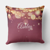 夢のような優雅さ：女性の静かな反射 クッション (裏面)