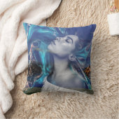 夢のような場面で女性と一緒にクッション クッション (ブランケット)