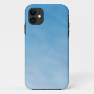 夢のような雲が広がる、美しいソフトブルーの空 iPhone 11 ケース
