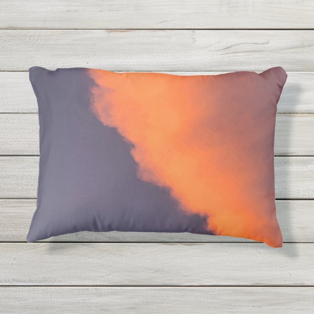 夢のような、夢のような幻想的な雲、魔法のような色 アウトドアクッション (裏面)