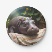 **「夢のバスケット：ベビーヒッポの居心地の良い昼寝」** ペーパープレート (正面)