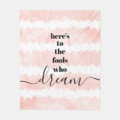 夢を見る者ストライプにピンクの水色の花を贈る フリースブランケット (正面)