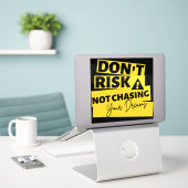 夢を追う シール (デスク上のノートパソコン)