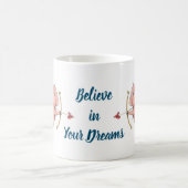 夢信じの中で豚の糞飛んでいるテンプレート コーヒーマグカップ (中央)