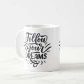 夢後を追のマグカップ コーヒーマグカップ (正面左)