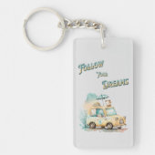 夢後を追は可愛い小さな車の水色 キーホルダー (正面)