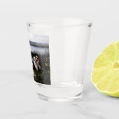 夢想（犬と草の上に横たわる少女） ショットグラス (右)