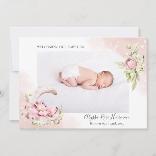 夢見るようなピンクの花とユニコーンの赤ちゃん女の子の写真 案内状 (正面)