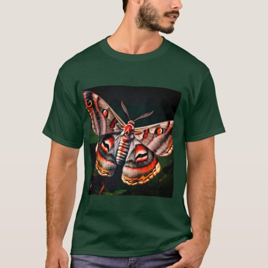 夢鮮やかのような模様の蛾 Tシャツ (正面)