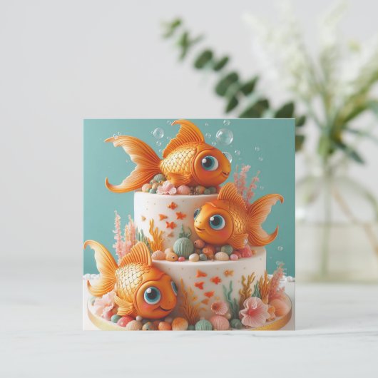 大おもしろいお洒落目の金魚お誕生日ケーキ カード (スタンド正面)