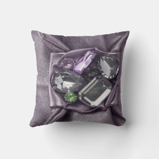 大きいがっしりした紫色ののどによってMojoの宝石で飾られる枕 クッション (裏面)