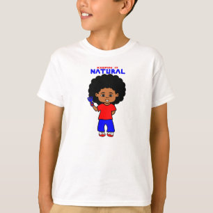 大きいアフリカの漫画を持つアフリカ系アメリカ人の男の子 Tシャツ