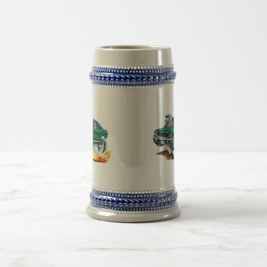 大きいエンジンを搭載するBullittのムスタング ビールジョッキ (中央)