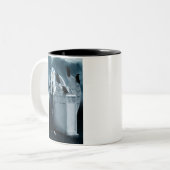 大きいカラスの魔法使いのマグ ツートーンマグカップ (正面左)